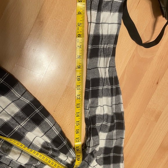 Used black and white women’s flannel. Size small brand me to we - Picture 7 of 14